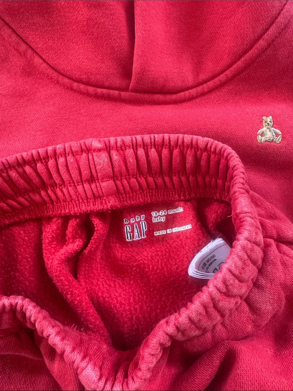 GAP soft red